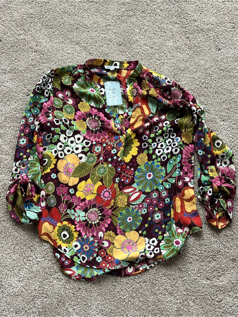 Floral Print V-Neck Blouse - Multicolor. Brand New Soze Small Floral & Ivy